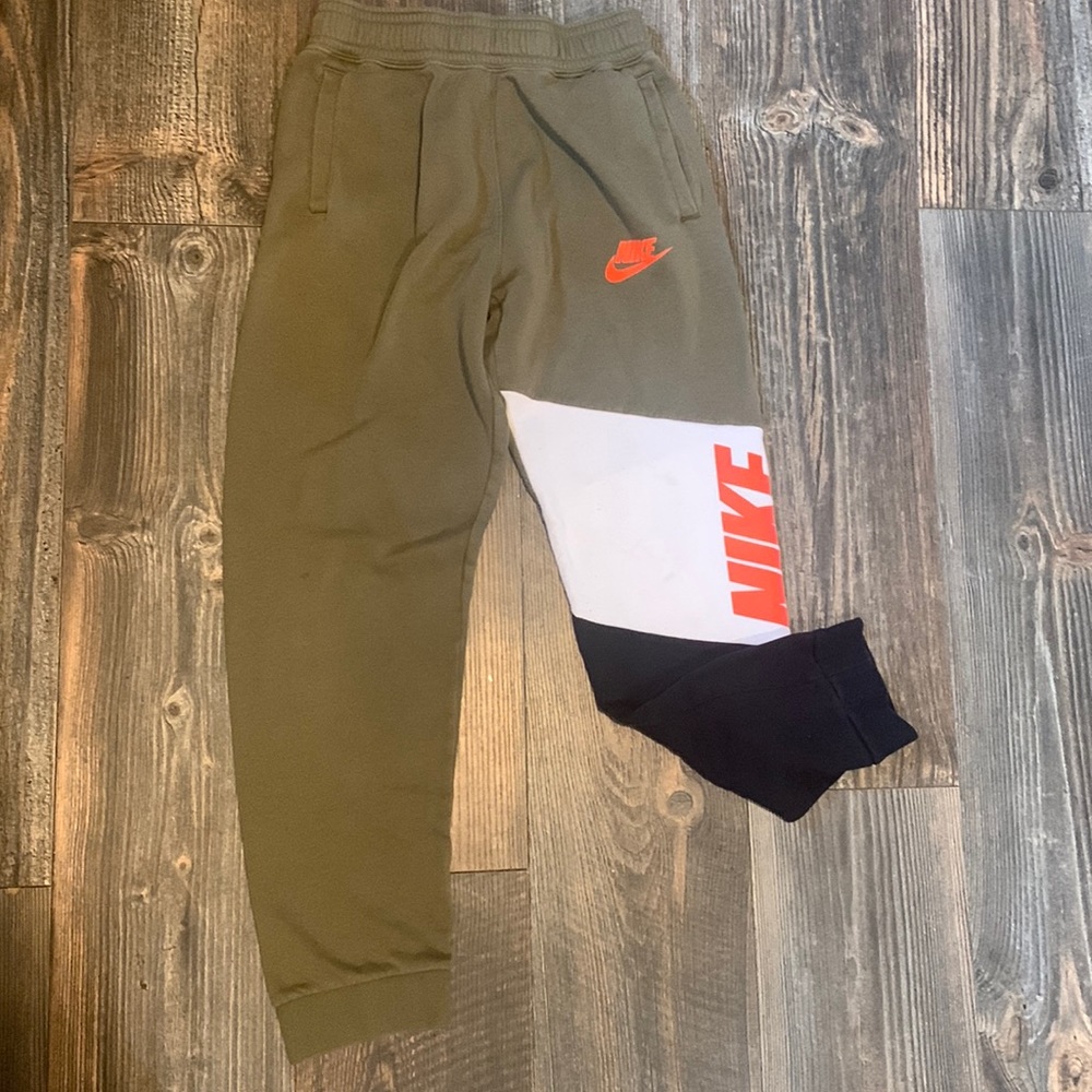 Yputh XL Nike Jogger Sweatpants.